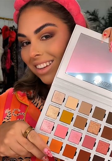 Easy neutral eyeshadow look! 💋Blending is key 🔑 #eyeshadowtutorial #makeuptutorial #eyeshadowpalette #paintedmakeup #tiktokshopcreatorpicks @Painted