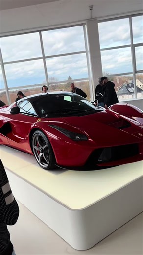 Explore the La Ferrari: A Hypercar Masterpiece