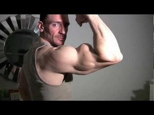 Flexing and Posing Bodybuilder and Trainer Victor Costa Vic's Natural