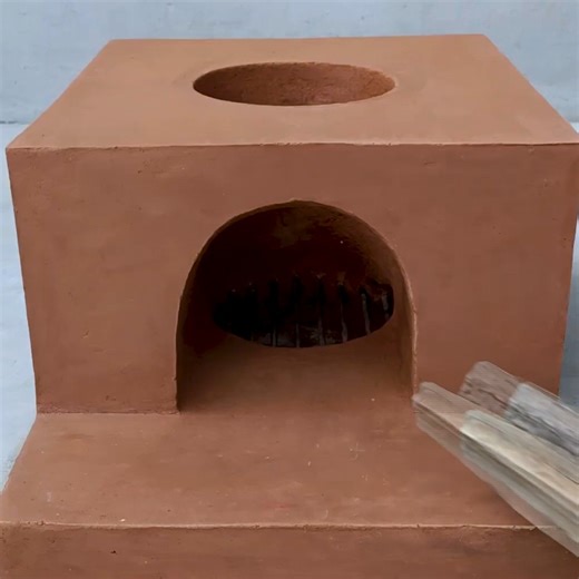 How to make a wood stove with clay Primitive technology | Random Upcycle