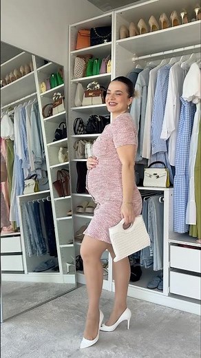 Stepping into love season 💖 This flirty pink mini dress is giving all the sweet Valentine vibes 💐✨