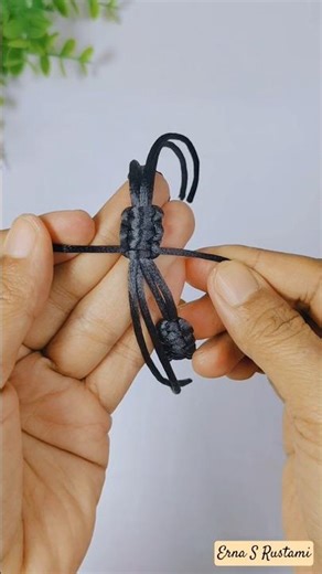 adjuster making #adjustablebracelet #paracordtutorials