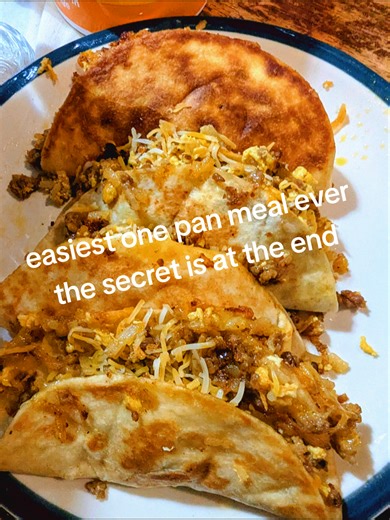 no gatekeeping here, breakfast, breakfast for supper, or just meal prep this is easy and one pan... the secret is at the end. #breakfast