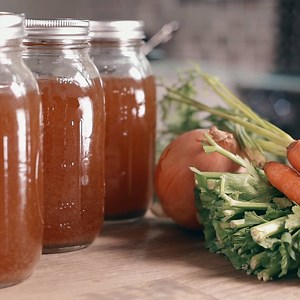Have you tried making your own bone broth? Here's our go-to recipe. Full Recipe: http://bit.ly/2FhxzYs | Ancient Nutrition