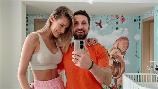 Cum arată casa cu etaj a lui Dani Oțil din Corbeanca. O casă cu mai puțin lux și mai multă poveste VIDEO