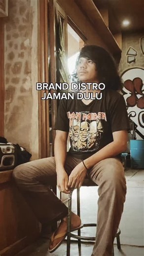 Masih ingatkah, brand brand distro yang trend pada masa nya, yok komen apa brand kesukaan kalian waktu itu. . . . . . #nostalgia #lawas #jadul #generasi90 #generasi90an #vintage #nostalgia90an #jadoel #nostalgia90 #distro | Anggarajoland