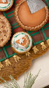 94K views · 479 reactions | Mini pie cookies for Thanksgiving 不 #handmade #royalicingcookies #sweetambscookies #decoratedcookies #thanksgivingcookies | SweetAmbs | Facebook