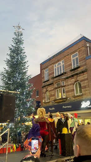 3…2…1… LIGHTS ON!🎄 | DLL