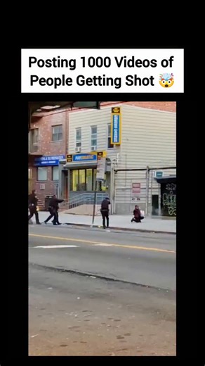 People Getting Shot on Instagram: "Just @peoplegettingshot_ @deadshotvids . . . 日本利用压电瓷砖将脚步转化为电能。这些瓷砖捕捉来自你脚步的动能。当你行走时，你的重量和动作会对瓷砖产生压力。瓷砖会轻微弯曲，从而产生机械应力。瓷砖内部的压电材料将这种应力转化为电能。每一步都会产生少量电荷，而数百万步结合在一起就能产生足够的电力来驱动 LED 灯、数字显示屏和传感器。在像涩谷车站这样繁忙的地方，每天大约有 240 万个脚步为这一系统作出贡献。这些电能可以被储存或立即使用，从而减少对传统电力来源的依赖，并支持可持续的城市基础设施。这种方法将日常运动转化为实用的可再生能源"