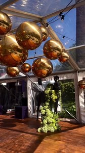 Big Inflatable Mirror Ball 6PCS Large Gold Shiny Balls Large Hanging & Standing PVC Disco Bubble Balloon with Electric Pump For Christmas, Birthday, Party, Wedding, Decoration, Other Events