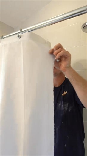 Awesome Shower Curtain Splash Guard #diy #shower #bathroomremodel #bathroomremodelingteacher #homeimprovement | Home Remodeling