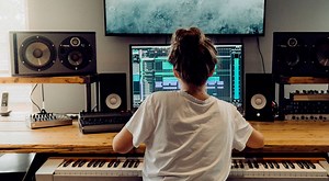 What is a Sound Engineer? The Role of the Engineer in Modern Music - gearnews.com