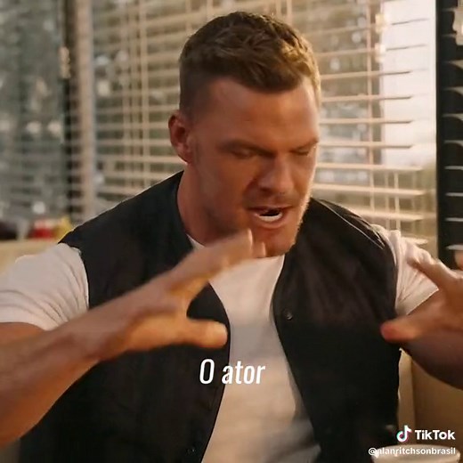 Alan Ritchson: A Look at Hawk in Titans | DC Series