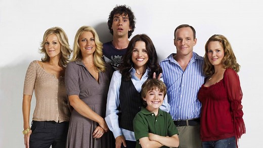 'New Adventures of Old Christine' Cast: See Julia Louis-Dreyfus, Wynda Sykes & More!