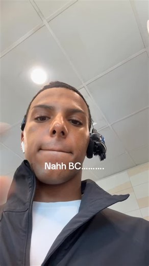 OutfitCent on Instagram: "Not the Bluetooth braid 😭😭"