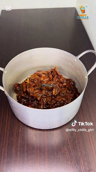 How to Make Simple Syrup with Dates