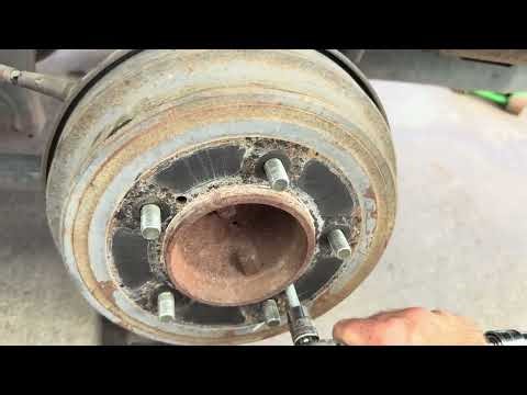 Anthony's 2002 Chevy Tracker - Unsticking the rear brake drums