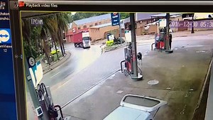 How can we Prevent Truck Rollover Crashes? Slow Down on Wet Roads!! http://ow.ly/vejK50DOAtx #ArriveAlive #RolloverCrashes MasterDrive Truck and Freight | Truck and Freight