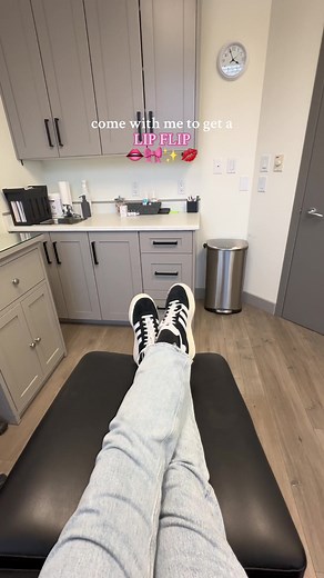any questions about a lip flip?? have you gotten one??👄🎀✨💋 @mdcosmetic #lipflip #botox #botoxnatural #lipfiller #lipinjectables #lipinjection #lipflipcheck #lipbotox #lifestyle #relatable #injections #injectables