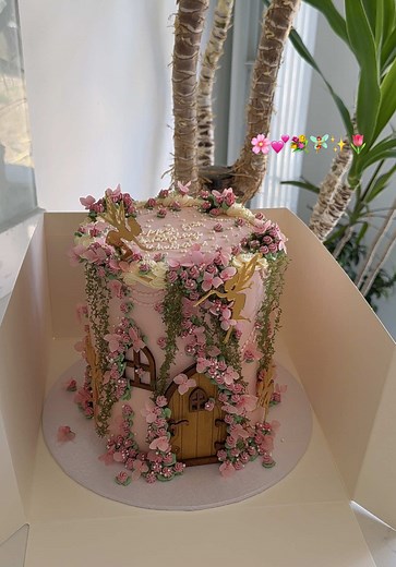 POV: your daughter gets the most beautiful fairy themed birthday cake🥺🧚‍♀️🌸💐🌷💕✨ #fairycake #vintagecake #fyp #cakedecorating