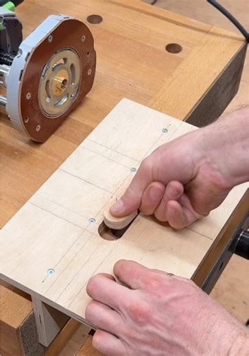 Mastering Woodworking with Jigs and Hinges