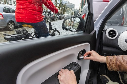 Here’s Why Drivers Should Always Open Their Car Door with Their Right Hand