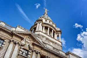 Une femme devant la justice britannique dans une affaire d'excision sur une fillette - Elle