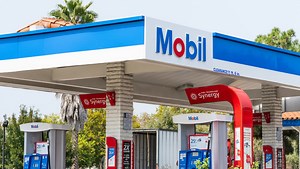 ExxonMobil: Truist downgrades stock, cuts price target