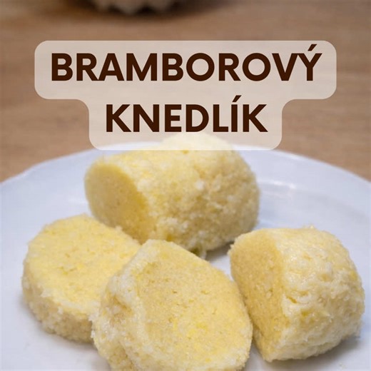 RECEPT⬇️ 🥔Bramborový knedlík🥔 Jednoduchý, skvělý a navíc se opravdu vždycky povede. Tak pokud ještě nemáte ten svůj nej recept, zkuste tento můj oblíbený.😉❤️ Recept - 1 kg brambor typu B nebo C 250 - 300 g hrubé mouky 1 vejce 1 lžička soli sůl do vody na vaření Brambory uvaříme ve slupce do měkka. Nejlépe den předem, každopádně musí být dobře vychladlé. Zbavíme je slupky, prolisujeme nebo nastrouháme na jemném struhadle. Přidáme k nim sůl, vejce a mouku. (Tu přidáváme podle konzistence) Teď j