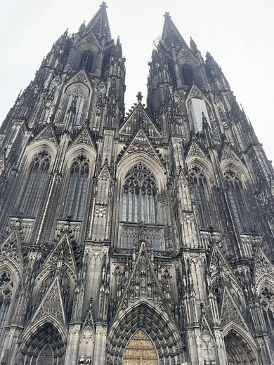 Exploring the Stunning Cologne Cathedral
