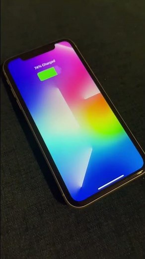 MagSafe battery pack demo - iPhone XR