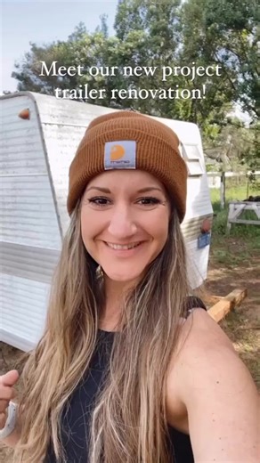 Janelle Payne (@nailgun.nelly) - 1968 Prowler Vintage Trailer Renovation | Cleaning Time!