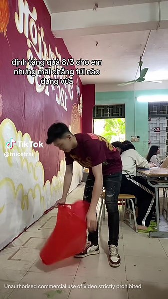 Quà tặng 8/3 cho nàng: Những cap buồn ý nghĩa