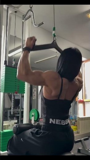 Strong Back Workout #shorts #shortvideo #gym #backmuscles #bodybuilding #fbb