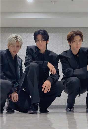 Love Shot Dance Performance by TWS Members