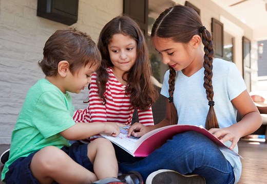 Everything You Need to Know About Middle Child Syndrome