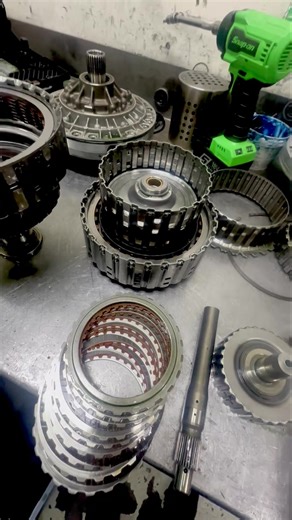 3 year old Stage 3 ZFR80 ( ZF 6R80 hybrid) came back with e broken intermediate shaft , did well being 700rwkw rated and having 1100rwkw stuffed in it 😂 Shows how good they are 💪💪💪 #zf #hp #barra #fpv #6r80 | RVO Performance & Automatics