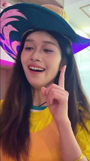 蟒蛇吃了鲁米的头发！#神父#修女