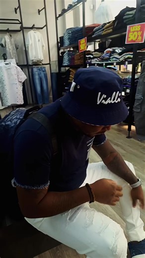 🇮🇹 VIALLI 🇮🇹 🇮🇹NEW VIALLI TEES ,JEANS AND HATS 🥳 🇮🇹SEE YOU IN STORE ‼️ 071 435 0366 (PIETERMARITZBURG) 060 569 9990 (GALLERIA MALL) 061 445 8564 (GATEWAY) #viallijeans #crossoverint #newarrivals