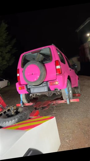 She went in broken… she’s coming back Barbie spec 💅 Moved this Jimmy to the body shop for Boyce Cars a few weeks back for a full repair Now nearly done — a couple of final bits and this Barbie Jimmy will be in stock very soon 🔥 We love a glow-up 😮‍🔥 | JJC Recovery ltd