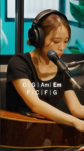 昭和〜令和の歴代名曲メドレーを弾き語り🎸🎤【1971-2021ヒットソング】
