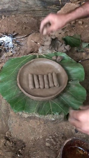 How To Make primitive Clay Pot Tawa | Without Tools 🧰 #nature #forest #survivalskills