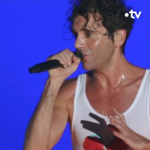 27K views · 731 reactions | "Elle me dit" : le tube de MIKA en live aux Francofolies de la Rochelle ! Et vous, vous y étiez ? Le concert est à revoir en intégralité sur france.tv ▶ bit.ly/MikaFrancofolies-F2 | France tv | Facebook