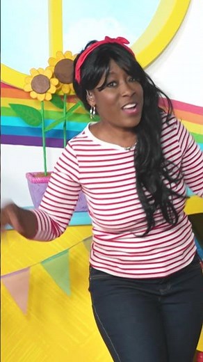 Let's Play What's in the Bucket with Kemi in the Milkshake! Studio