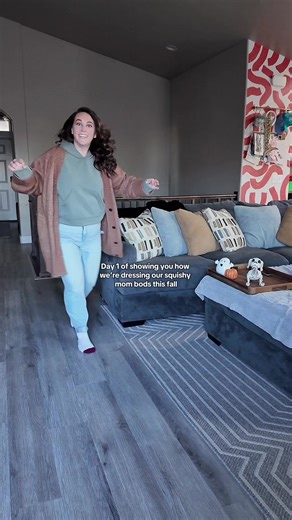 Hehe I’ve seen so many others start a ‘days of fall’ outfit series, so I thought I’d join in too! 🥰 Love easy, cutie little fall outfits that give all the fall vibes! Jeans (16): @American Eagle Sweatshirt (XXL) : @G4Free Store Cardigan (XL) : @Gap Sockies: @vans Slippers: @Project Cloud Shop #falloutfits #workoutfit #cozyoutfit #midsizestyle #fallfashion