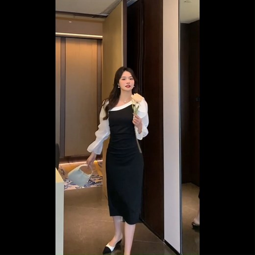 Exude an air of sophistication with our Chic Mid-Length Dress, fit for a modern-day aristocrat! 👗✨ #OOTD15207 #Fashionista #SophisticatedStyle #MidLengthDress #ElegancePersonified #ModernAristocrat | OOTD Malaysia