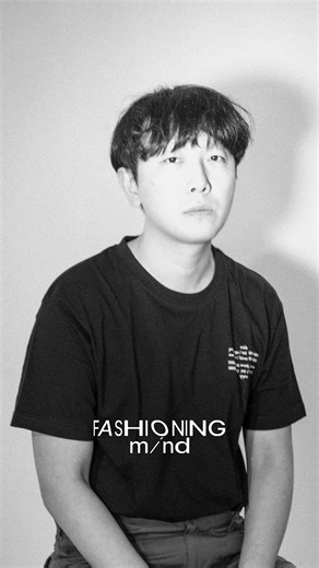 This season, we sit down with Rok Hwang, founder and designer of @rokhofficial, in the latest episode of #FASHIONINGmind. From his early fascination with menswear craftsmanship to his transformative moments working alongside legendary women like Phoebe Philo and Louise Wilson, Rok shares how his precise cuts and meticulous construction evolved into a unique design language of quiet strength and refined emotion. Discover the mind behind ROKH — where tailoring meets innovation and emotion weaves i