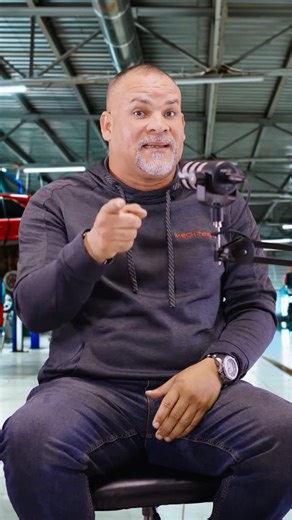 Mech-Tech College on Instagram: "Lo nuevo de MicroTech tiene una forma distinta de interpretar lo que pasa bajo el bonete… y ese cambio se nota de primera. Aquí te conocerás el detalle que la delata."