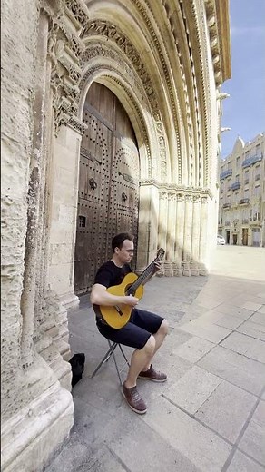 Enjoy a Peaceful Medieval Guitar Music at Valencia Cathedral🎵