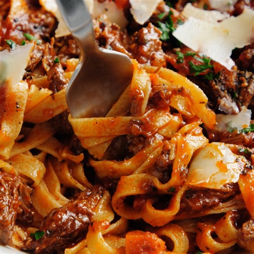 Instant Pot Ragu - The best beef ragu you can make in just a fraction of the time! And the beef is just melt-in-your-mouth, fall apart tender! RECIPE: https://damndelicious.net/2018/08/03/instant-pot-ragu/ | Damn Delicious